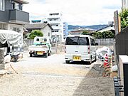 建築中