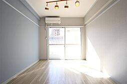 グロリーハイツ重松 202 2階1Kのリビング/ダイニング