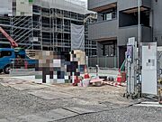 建築中