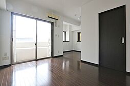 伊予鉄道市駅線 警察署前駅 徒歩4分の賃貸マンション 2階ワンルームのリビング/ダイニング