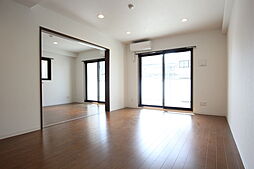 伊予鉄道市駅線 警察署前駅 徒歩4分の賃貸マンション 2階2LDKのリビング/ダイニング