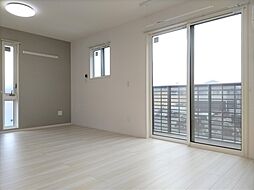 メゾンドゥ　フルール 201 2階1LDKのリビング/ダイニング