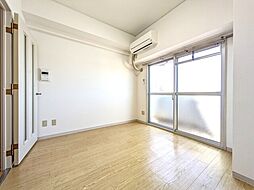 伊予鉄道高浜線 三津駅 徒歩3分の賃貸マンション 7階1Kのリビング/ダイニング