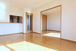 Ｂｏｈｅｍｉａｎ 201 2階1LDKのリビング/ダイニング