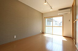 伊予鉄道環状線(JR松山駅経由) 宮田町駅 徒歩3分の賃貸アパート 2階1LDKのリビング/ダイニング