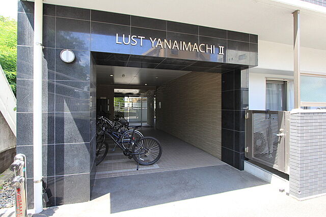 17 / 20