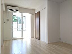 JR予讃線 松山駅 バス24分 南吉田口（いよてつ）下車 徒歩6分の賃貸アパート 1階1LDKのリビング/ダイニング