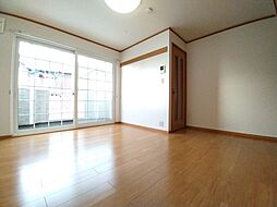 アクテュエルＹ 102 1階ワンルームのリビング/ダイニング