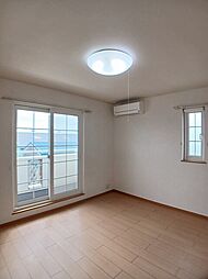 JR豊肥本線 武蔵塚駅 4kmの賃貸アパート 2階1LDKのリビング/ダイニング