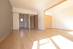 ユーミー中原　Ａ棟 302 3階1LDKのリビング/ダイニング