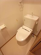 洗浄便座付きのトイレです。