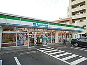 ファミリーマート 石神井台七丁目店まで220ｍ