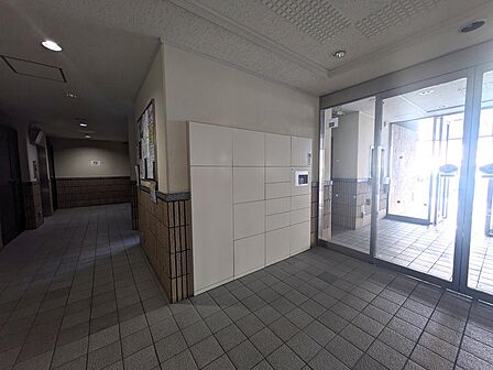 日中お仕事をされている方には嬉しい宅配BOX。お荷物の受け取りに大変便利です。