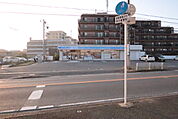 ローソン 船橋西船六丁目店まで120ｍ