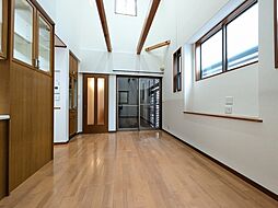 下山手貸家 101 1階3LDKのリビング/ダイニング