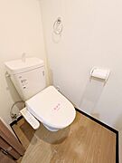 ★トイレは嬉しい洗浄機能付き便座です♪★