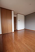 8.8帖の居室です