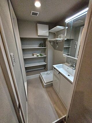 写真内の家具備...