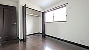 5.2帖の北側の洋室です★