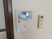★★モニター付きインターホンで室内にいながら来客対応が出来ます♪★★