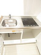 ※同タイプ参考写真（キッチンの色が異なる場合があります）