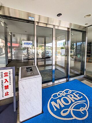 エントランスに...