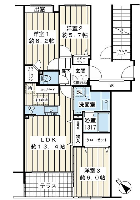 テラス付きの南西向き1階住戸。室内外の収納が充実した3LDKです。2026年8月リノベーション予定。