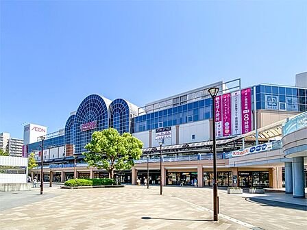 イオン新浦安ショッピングセンター（700m）