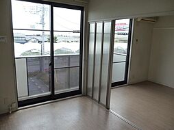 トミーフレア　Ｄ 202 2階3DKのリビング/ダイニング