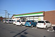 ファミリーマートみどり大間々店(278m)