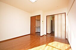 メゾン・グリシーヌ 102 1階1Kのリビング/ダイニング