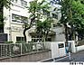 周辺：西新宿小学校