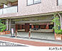 玄関：建物エントランス