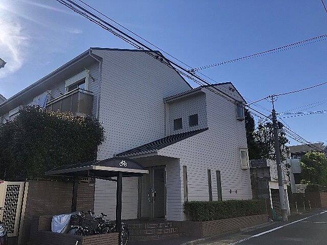 4 / 10