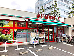 敷地内にある「まいばすけっと平井7丁目店」。夜12時まで営業していて大変便利です。