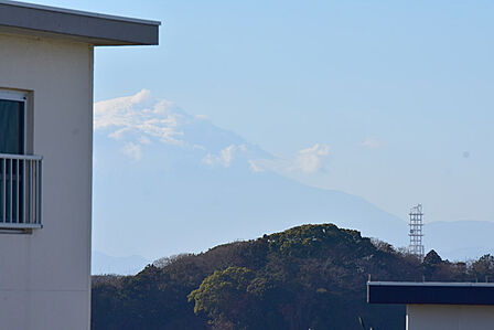 天気が良い日にはバルコニーから富士山が見えます(望遠使用)