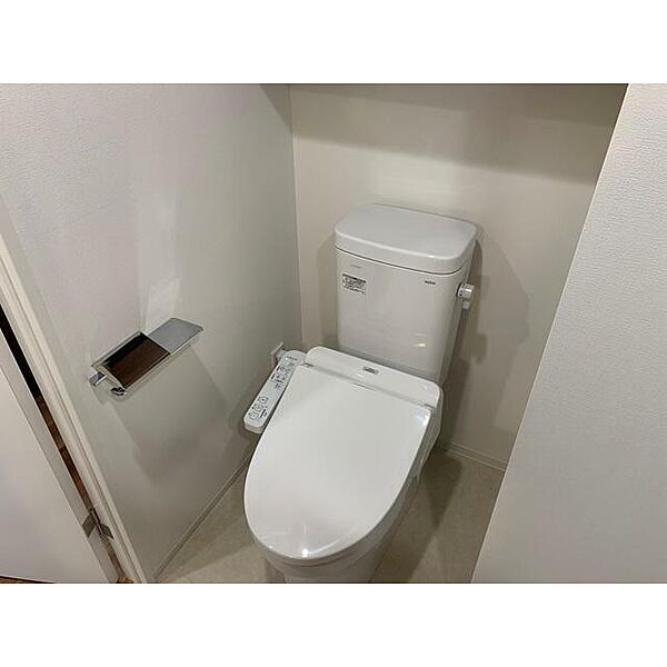 東京都北区昭和町 賃貸マンション 3階 トイレ