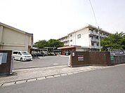 湯川中学校(1、200m)