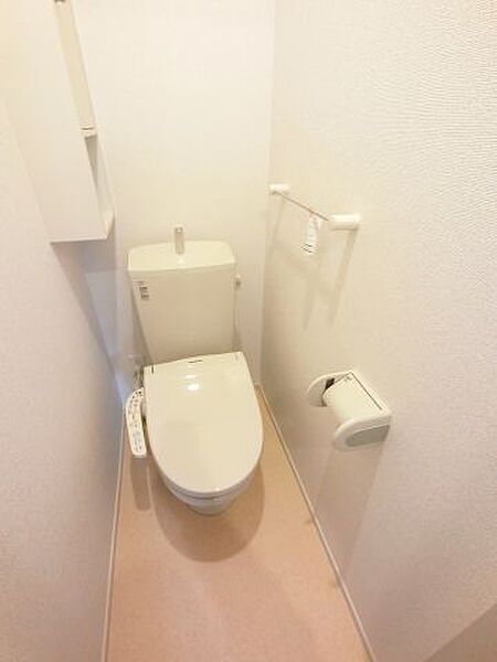 千葉県千葉市緑区誉田町 賃貸マンション 1階 トイレ