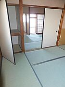 押入