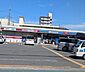 周辺：ローソンアカカベ西鴻池町二丁目店まで432m、薬局隣接。イートインもあります