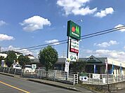 マルエツ町田鶴川店まで389m