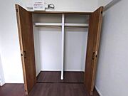 6帖洋室内クローゼットのようす