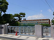 名古屋市立鳴海小学校まで440m
