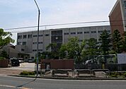 名古屋市立鳴海中学校まで700m