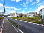 現地と前面道路(西側公道より撮影)