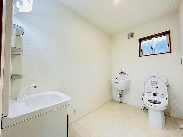 トイレを拡大表示