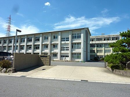 日進市立日進西中学校まで2600m