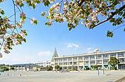 藤沢市立長後小学校まで860m
