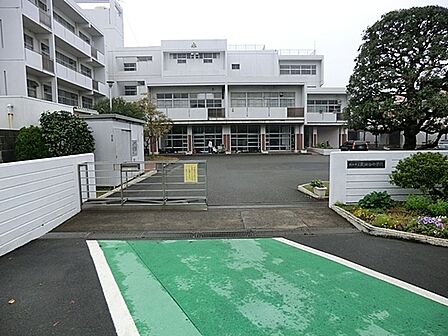 横浜市立栗田谷中学校まで1200m